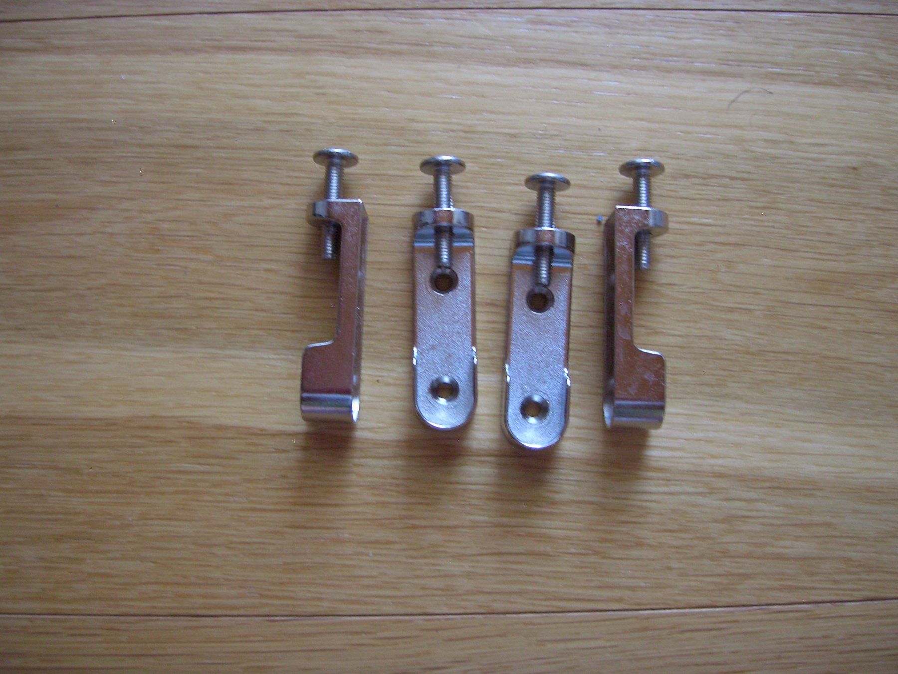 Supporti a parete: SCHRANKSTANGEN HALTER – Nuovo (secondo la descrizione) da Tann venduto da elolecig
