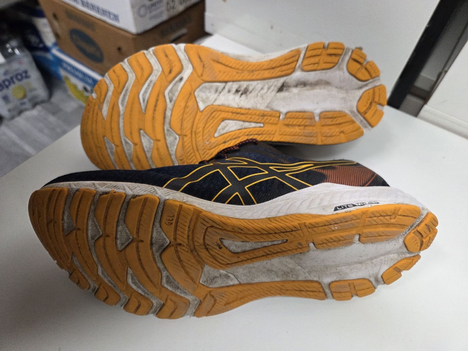 Asics Chaussures hommes: Laufschuh Asics – D'occasion à Gossau SG par Sandy2014 2