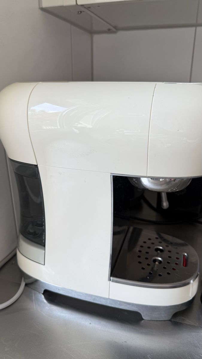 Smeg Macchine per caffè & Macchine per espresso: SMEG Espresso Machine - Cream – Usato da Zürich venduto da ece_nqv9 2