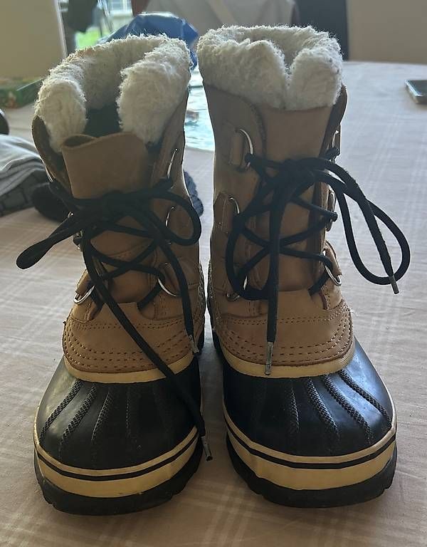 Scarpe per ragazzi: Scarponcini Sorel taglia 33 neve  – Usato da Tesserete venduto da l_m_n67r 2