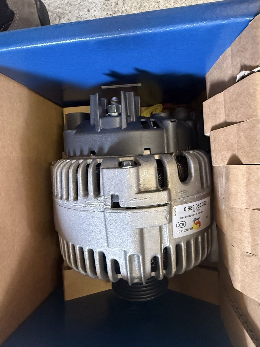 Bosch Tutti pezzi di ricambio auto: Neuer Bosch Alternator – Nuovo (secondo la descrizione) da Krummenau venduto da janick1990 1