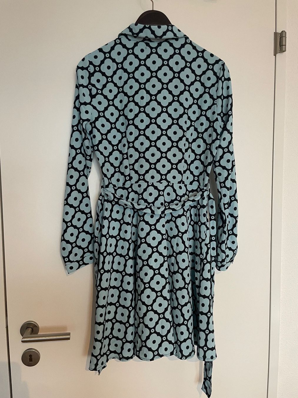 Kleider: Reserved Kleid mit Muster - NEU! – Neu und originalverpackt aus Pfäffikon SZ von ansyyy 4