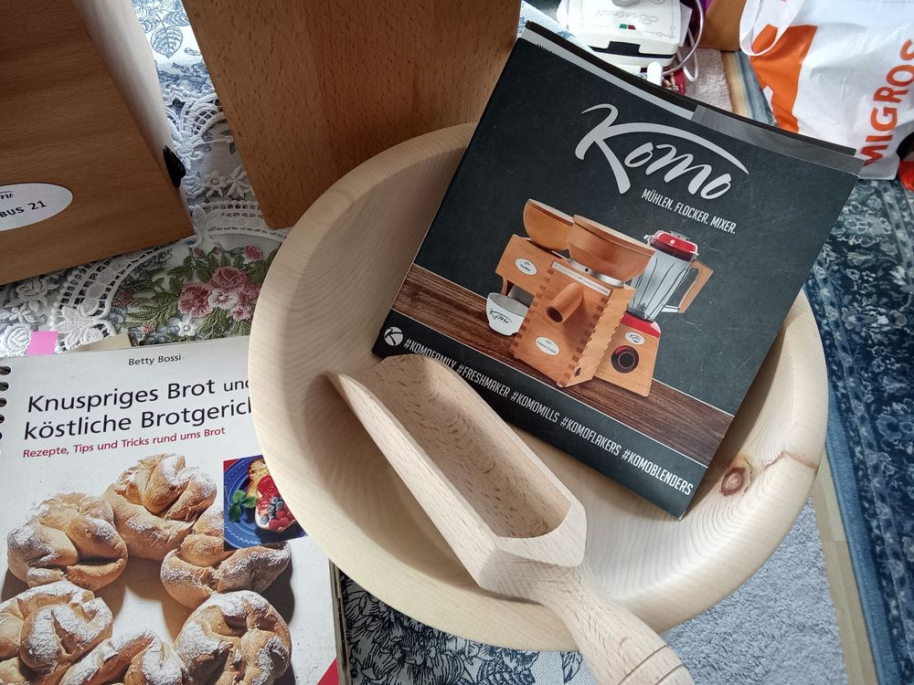 Komo Küchengeräte: Komo Getreidemühle Fidibus 21 Neu mit Zubehör – Neu und originalverpackt aus Domat/Ems von tante-emma-laedeli 2