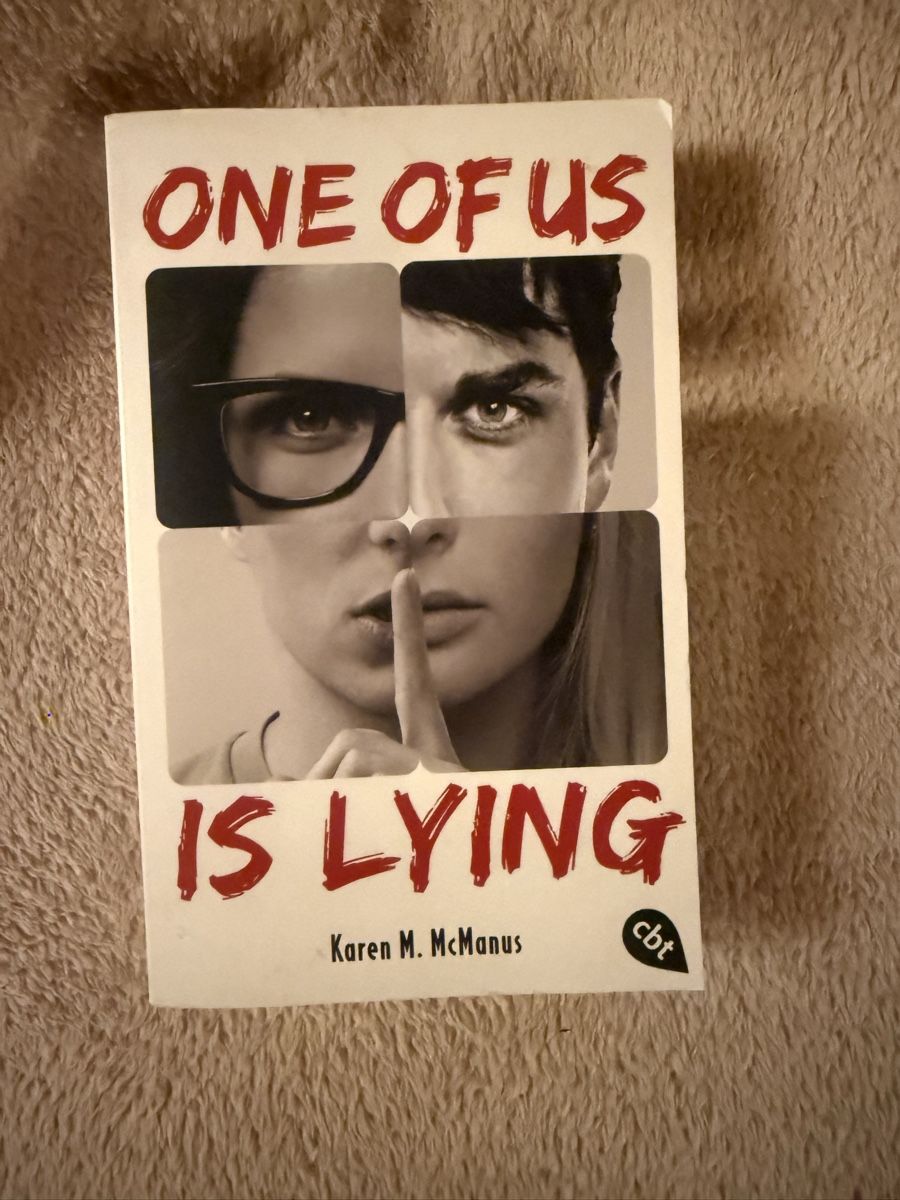 Libri: Buch "One of Us Is Lying"  – Nuovo (secondo la descrizione) da Bolligen venduto da lee_orange