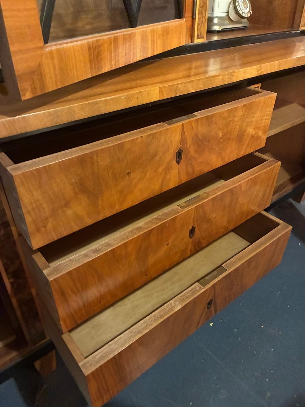 Credenze: Art déco Buffet, zweiteilig – Usato da Bern venduto da MattePostBrocki 2