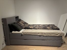Bett zu verkaufen