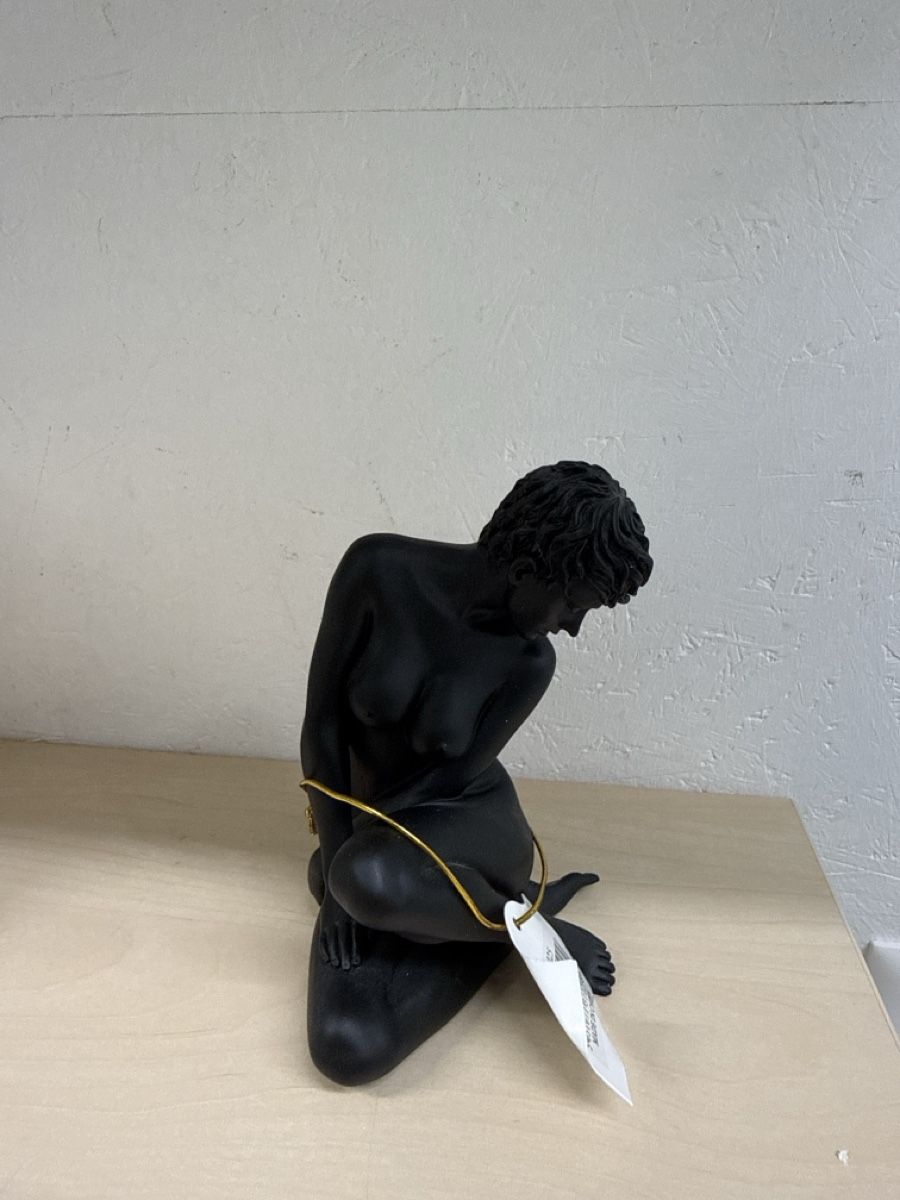 Statuette: Schwarze Frauenfigur "Studio Collection" Neu mit Box! – Nuovo (secondo la descrizione) da Herisau venduto da Lf_ 1