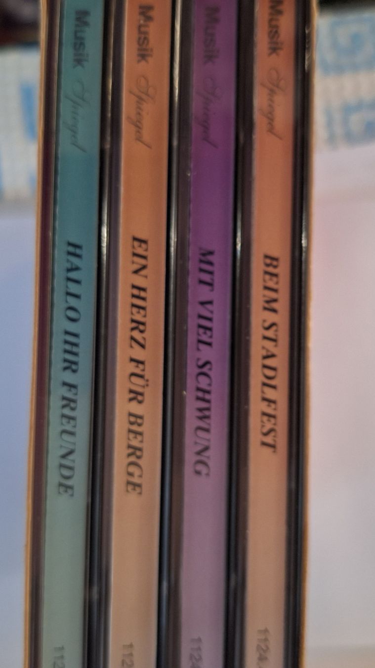CDs: 4 CD -  48 titres forklore des Alpes – Gebraucht aus Genève von maria1209 1