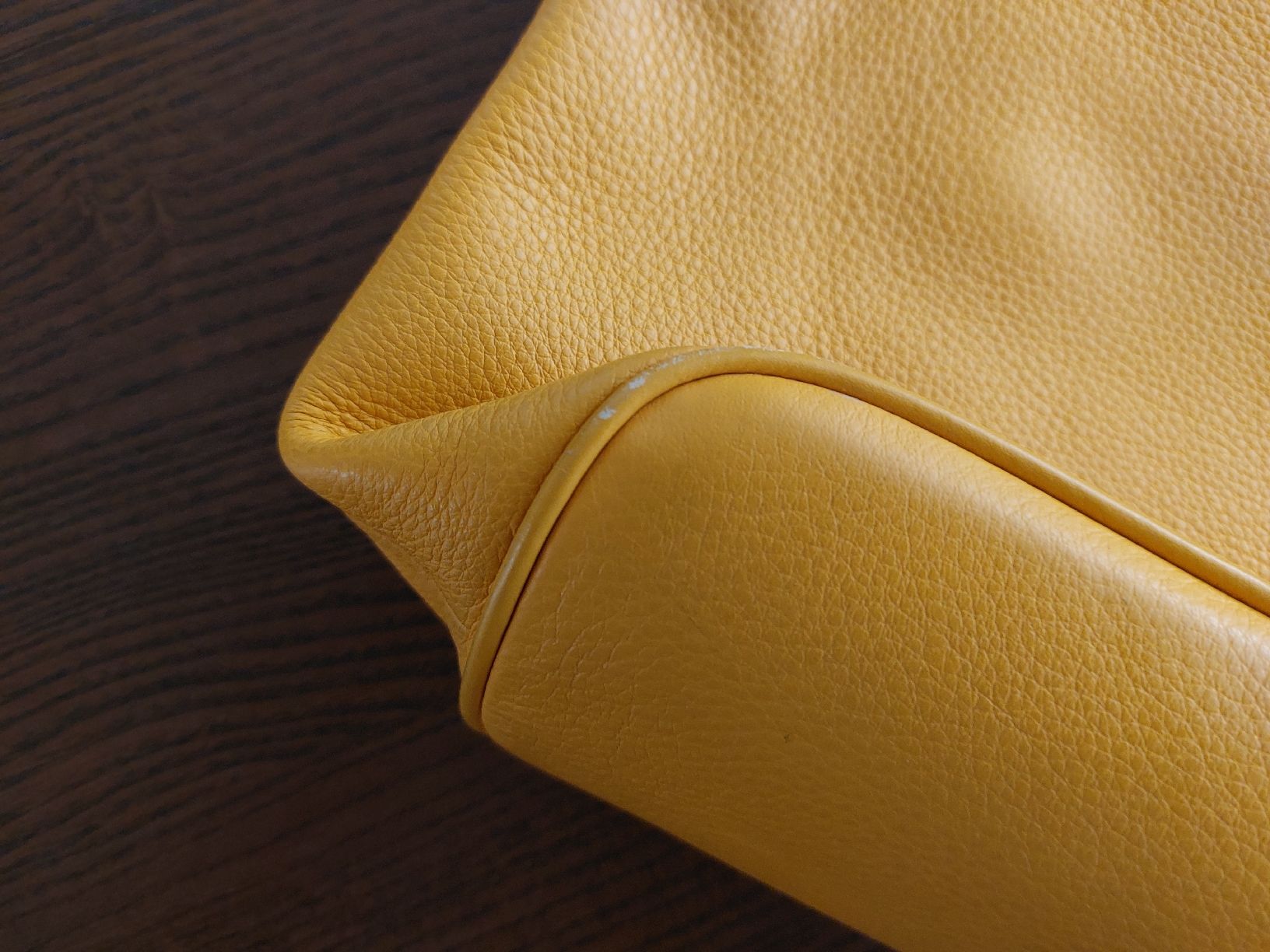 Michael Kors Taschen für Damen: Michael Kors Bucket Bag gelb – Gebraucht aus Bern von fabienneste 1