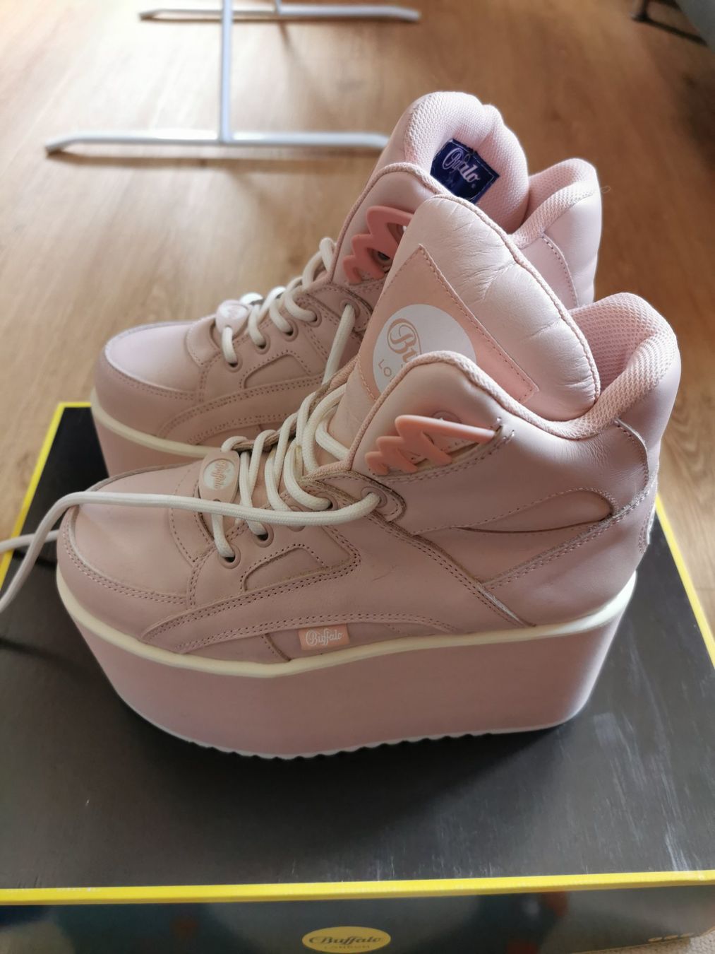 Buffalo Scarpe da donna: Buffalo Plateau Sneaker Gr. 38 – Nuovo (secondo la descrizione) da Frauenfeld venduto da Shiranui