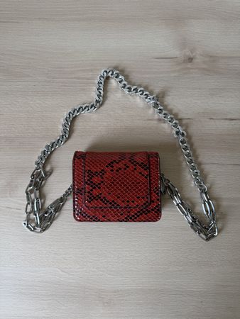 TOPSHOP CHAIN CROSSBODY WALLET