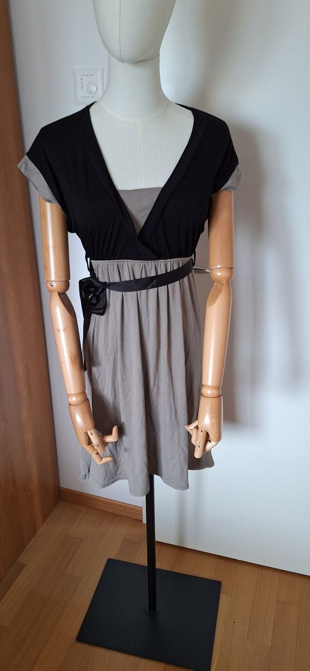 Vestiti: jolie robe – Nuovo e nell'imballaggio originale da Lussery-Villars venduto da pousinete02