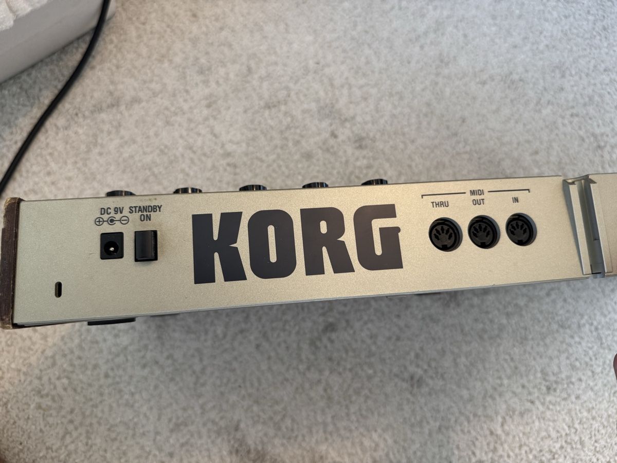 Korg Instruments de musique: Korg Microkorg Synthesizer – D'occasion à Forch par Freror 3
