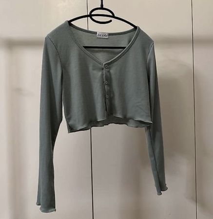 GREEN CROPPED LONGSLEEVE SHIRT🍀