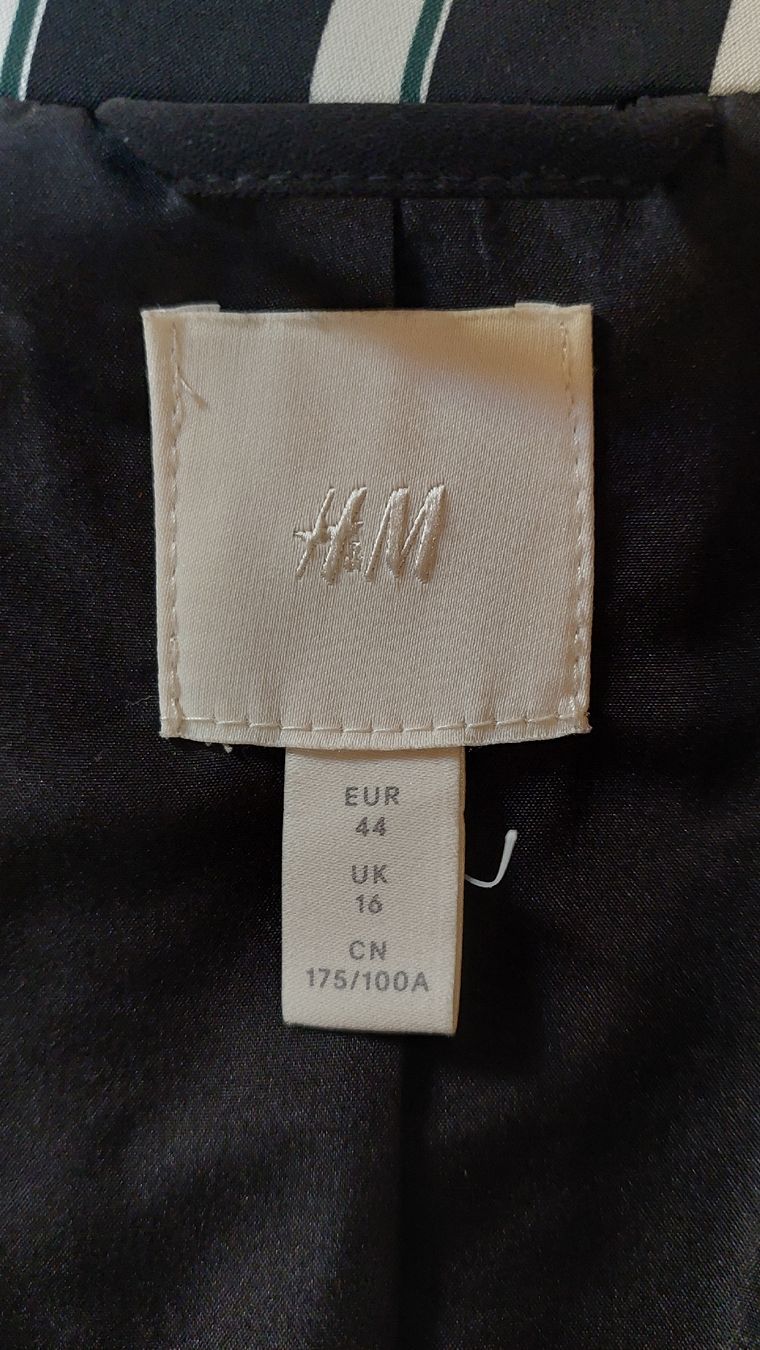 H&M Jacken: Très joli blazer, taille 44 – Neu (gemäss Beschreibung) aus Marsens von fripe-milodon 3