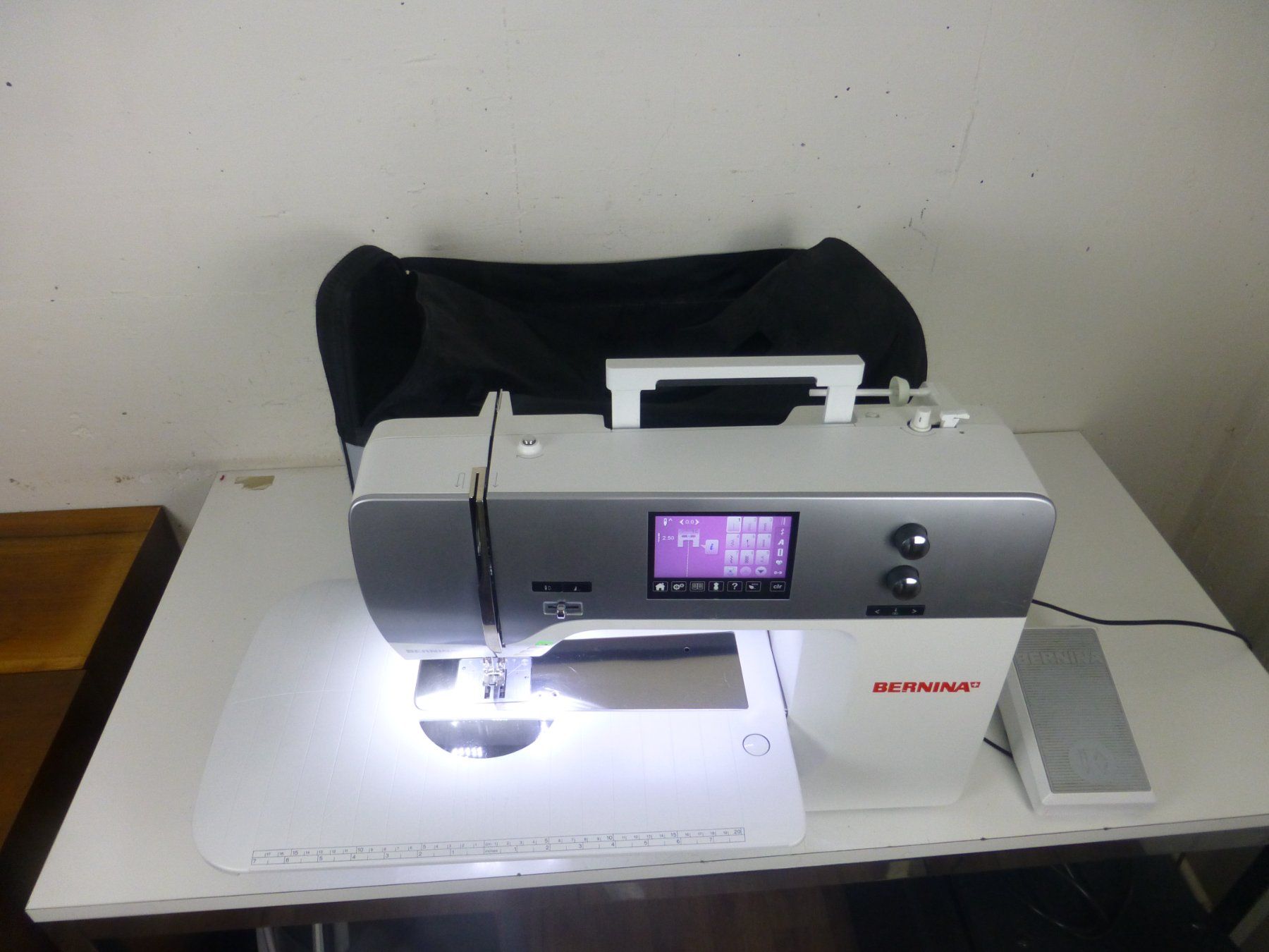 Bernina Macchine da cucire: Bernina B710 – Usato da Fahrweid venduto da ekv 2