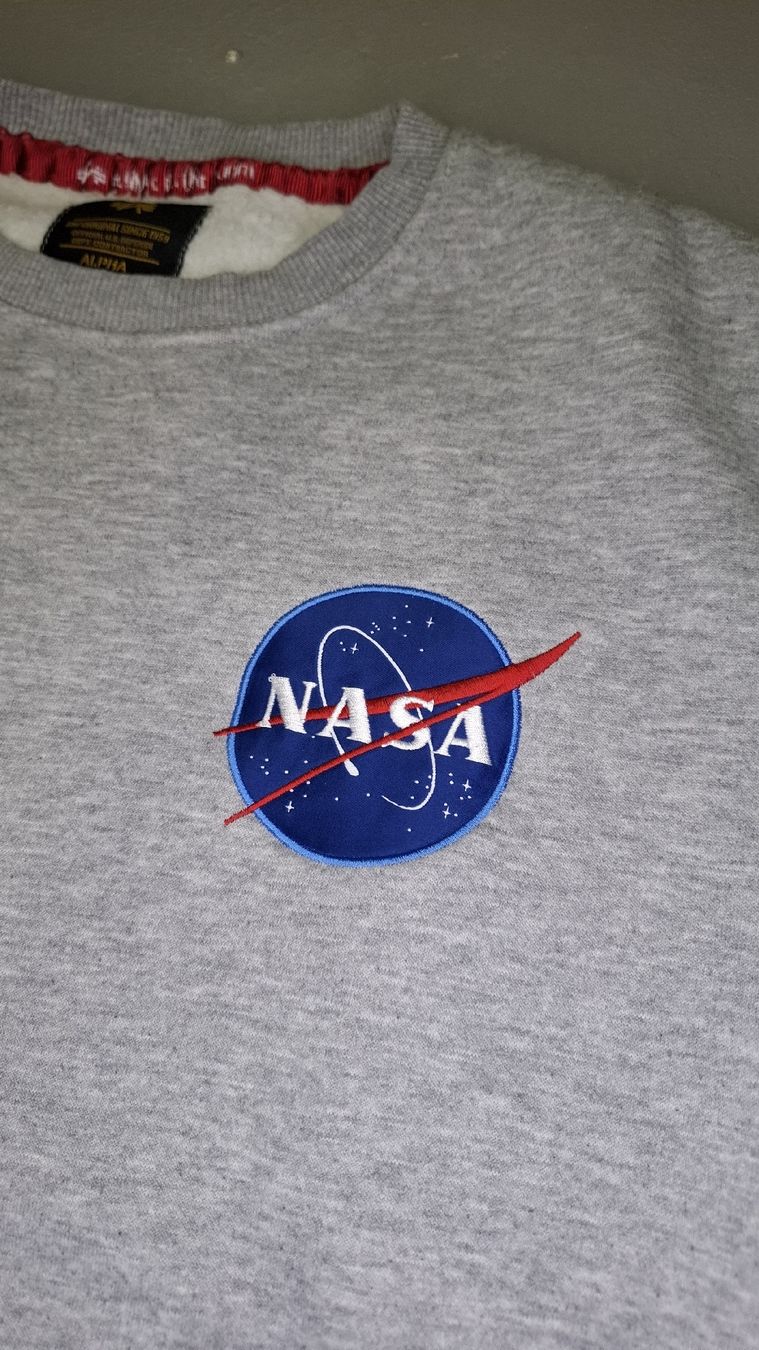 Alpha Industries Maglioni & Felpe: Pull Alpha Industries NASA gris chiné, taille L, parfait! – Nuovo (secondo la descrizione) da Le Landeron venduto da rue_k9kg 2