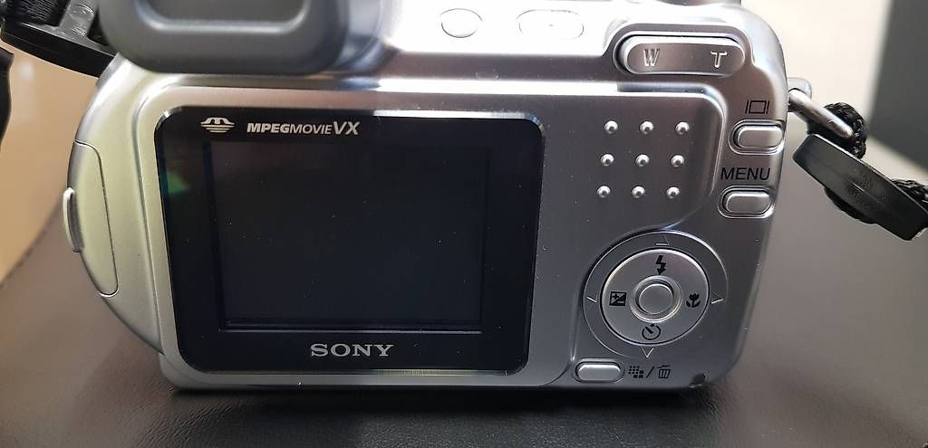 Sony Fotocamera: Camera Sony Cyber Shot DSC H2 – Usato da Embrach venduto da Lilly2021 2