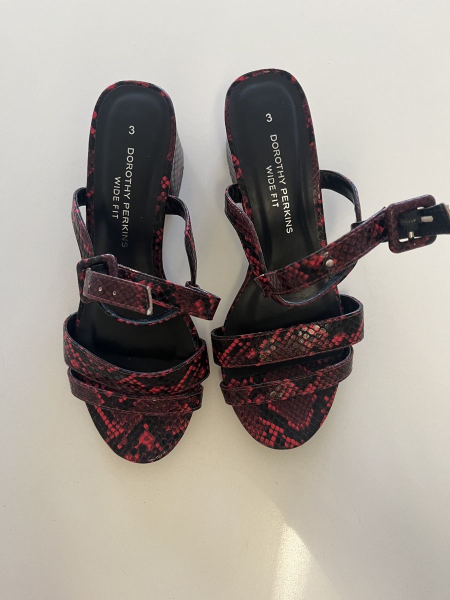 Dorothy Perkins Scarpe da donna: Dorothy Perkins Riemensandalette Gr. 36 – Usato da Horgen venduto da secondhandfirstclass
