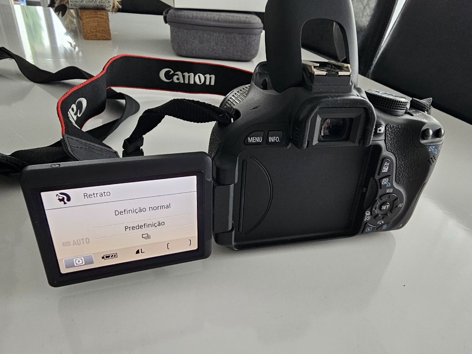 Canon Fotocamera: Canon EOS 600D 18MP DSLR-Kamera – Usato da Bettlach venduto da Ealmeida18 3
