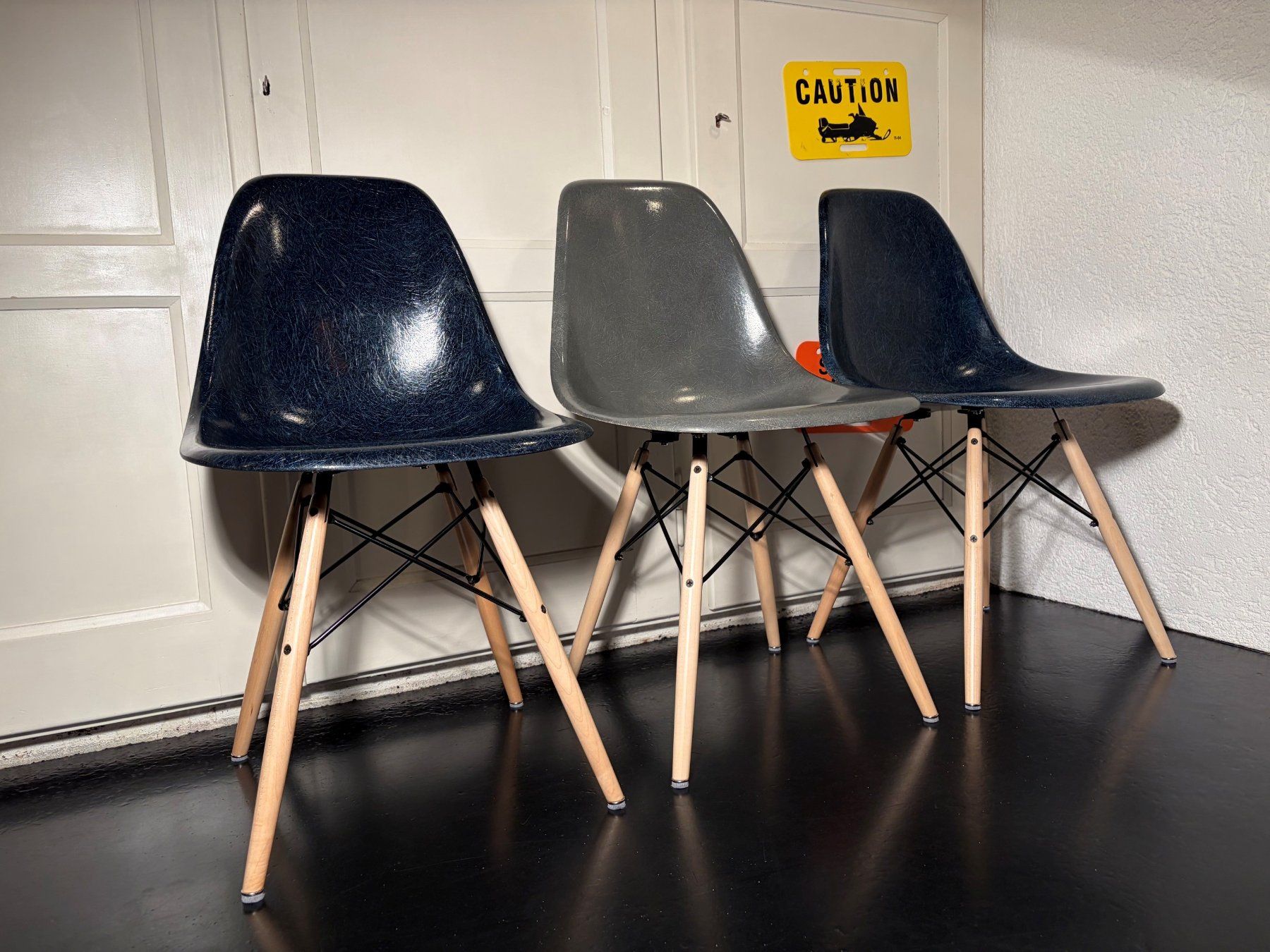 Eames Sedie: Sommer-Knaller! 3x Eames Vitra. Herman Miller Side Chairs – Usato da Liebefeld venduto da Dr.Eames 2