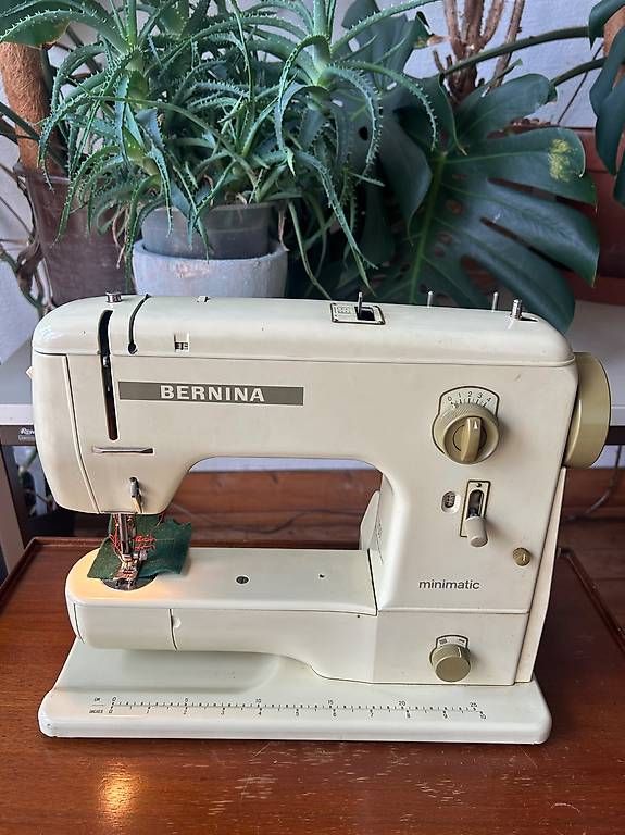 Nähmaschinen: Machine à coudre Bernina Minimatic 707 – Gebraucht aus La Neuveville von jl__79w9 4