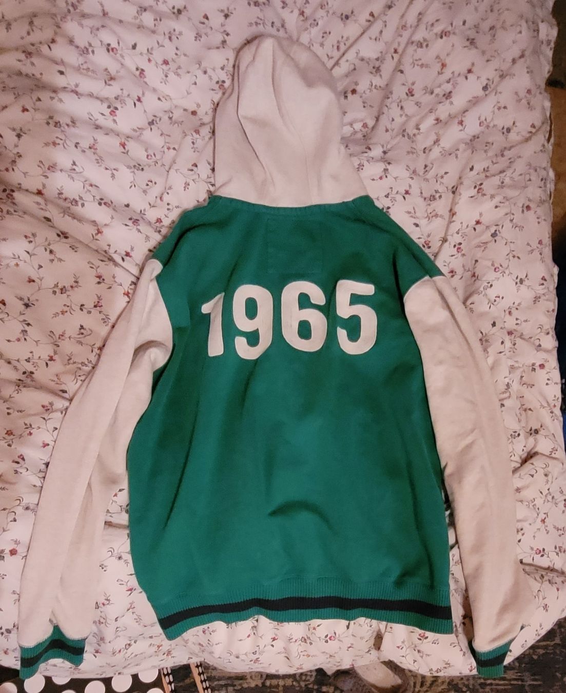 H&M Pullover & Sweatshirts: Sweat-shirt L.O.G.G - XL – Gebraucht aus Vevey von dar_jk9w 1
