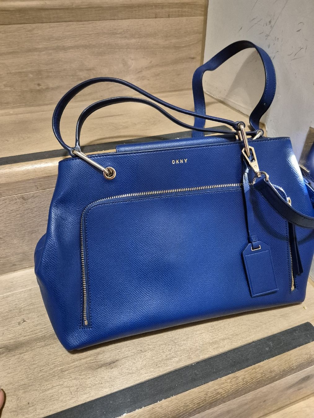 DKNY Borse da donna: DKNY sac à main – Nuovo (secondo la descrizione) da Genève venduto da ana_z8yn