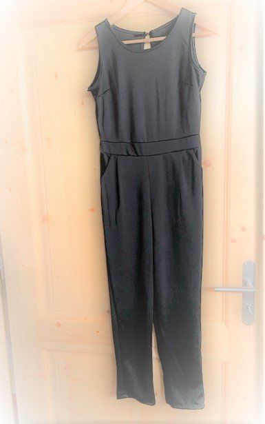 Jumpsuits: Uni schwarzer, schlichter Jumpsuite Gr. S - 221152 – Gebraucht aus Küssnacht am Rigi von Good4Deckeli 1