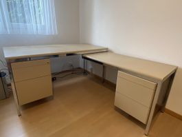 Bürotisch robust, schon älter aber noch top!