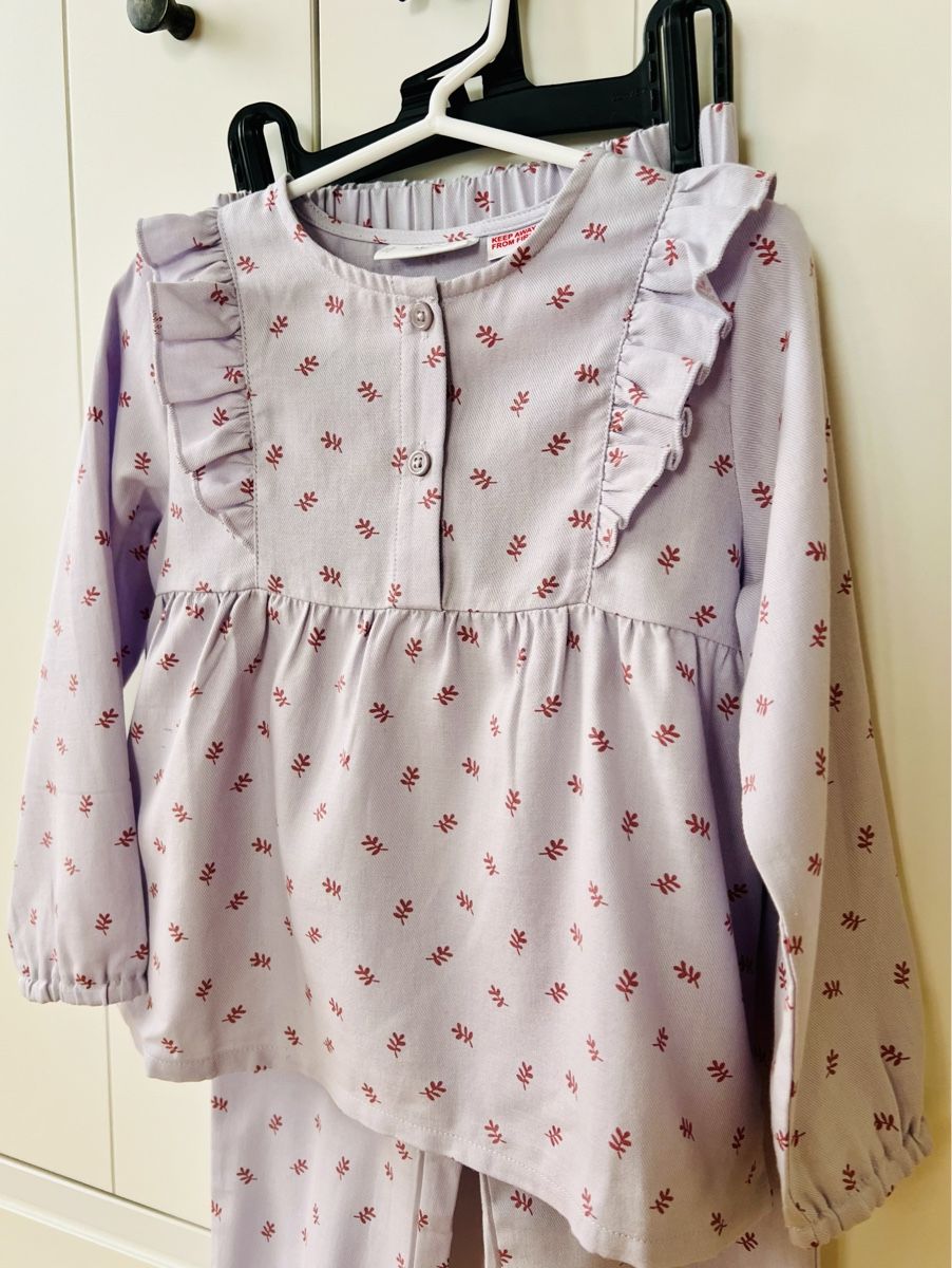 Mango Pigiama & Simili: Mango, 104, Pyjama set, Lila und Blumen, neu – Nuovo e nell'imballaggio originale da Burgdorf venduto da rulan