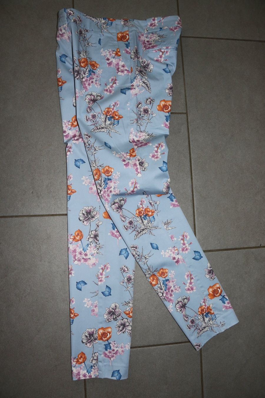 Pantaloni: Wunderschöne Sommerhose Gr.34 – Usato da Oberwil-Lieli venduto da Svetlana28