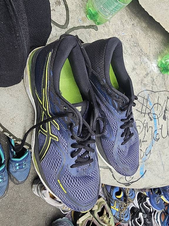 Asics Scarpe da uomo: Asics turnschuhe 42.5 – Usato da Thun venduto da Plaki 3