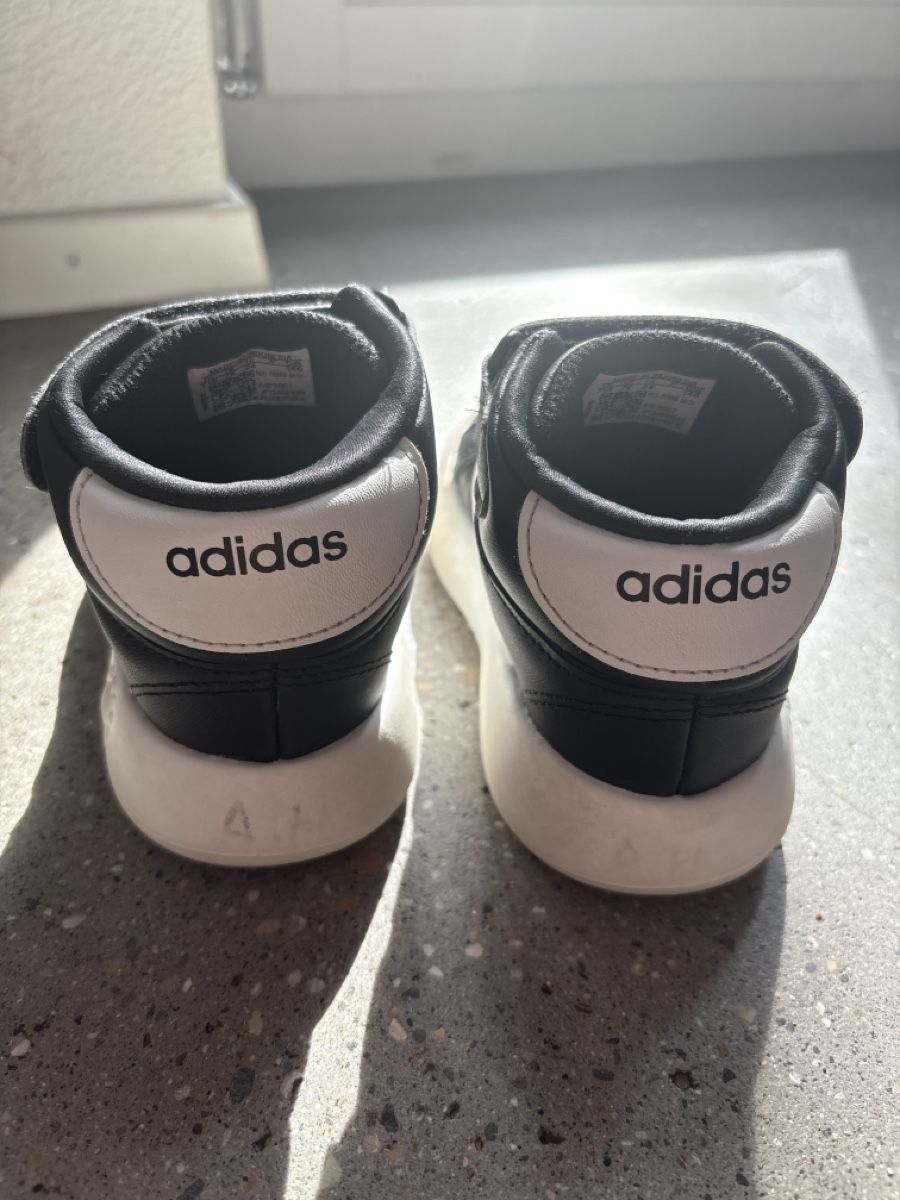 Adidas Schuhe für Jungen: Adidas Kinderschuhe Bubblcomfy – Gebraucht aus Herzogenbuchsee von dr_vadson 4