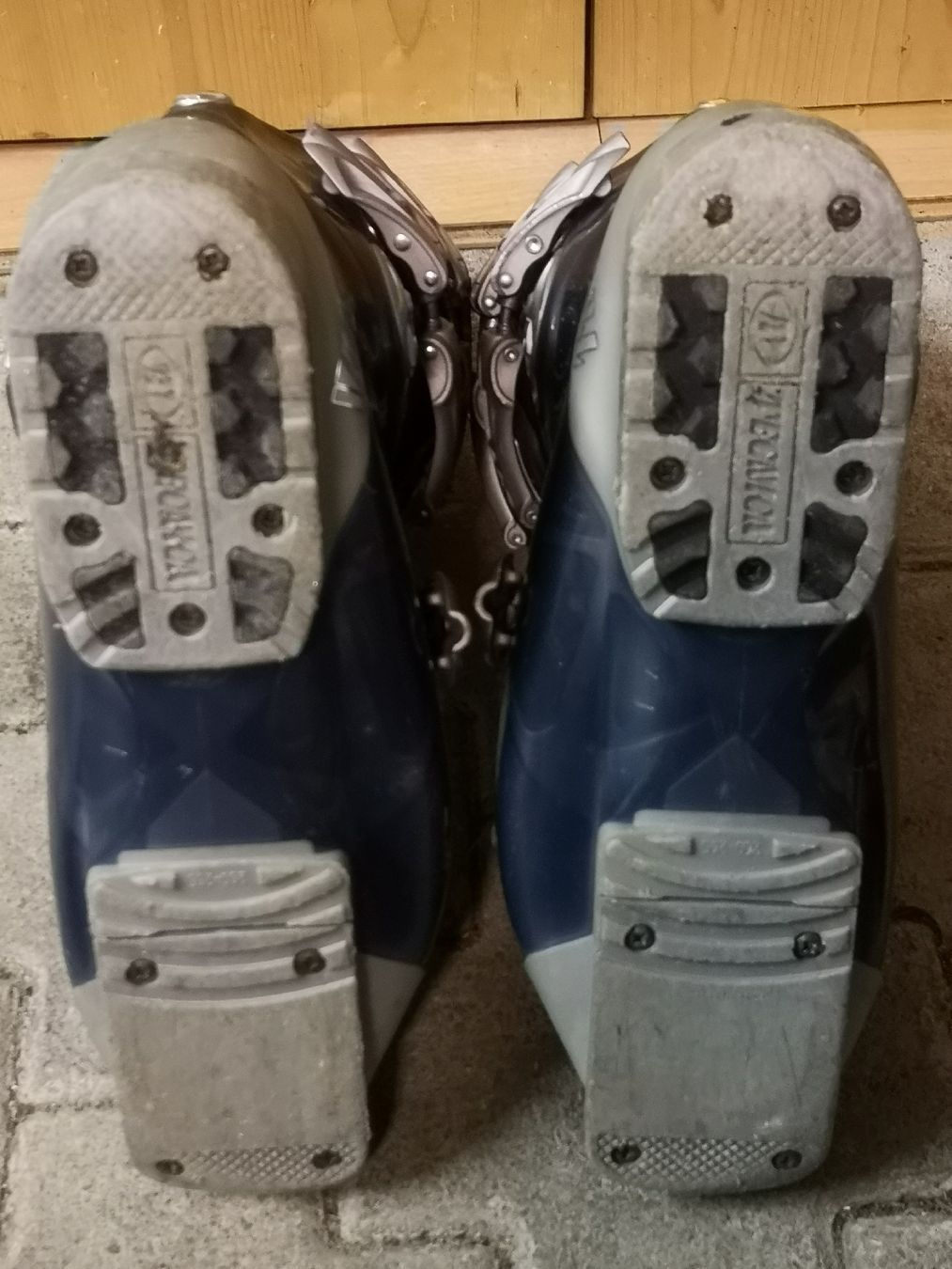Tecnica Damenschuhe: Skischuhe hotfoam – Gebraucht aus Uetikon am See von James81p 2