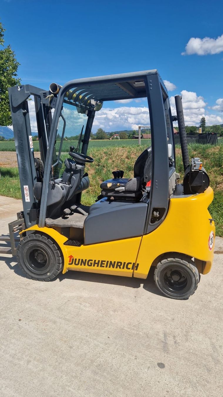 Gabelstapler & Hubwagen: Gegengewichtsstapler Jungheinrich DFG 320 – Gebraucht aus Büren an der Aare von rentus 5