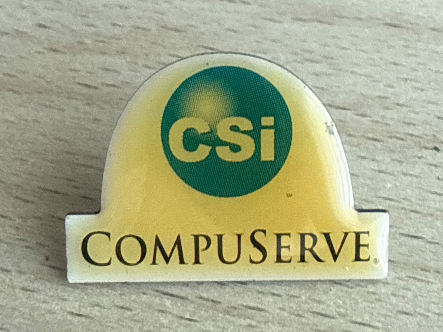 Plaketten & Abzeichen: Pin CompuServe CSi – Gebraucht aus Glattbrugg von Schweigmatt