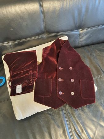 Kinder Anzug ; gr 98/104; wie neu