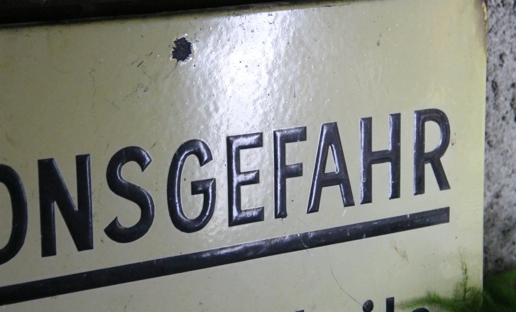 Insegne: Emailschild "Explosionsgefahr" 70x50 cm – Usato da Birrwil venduto da brandschatz_birrwil 2