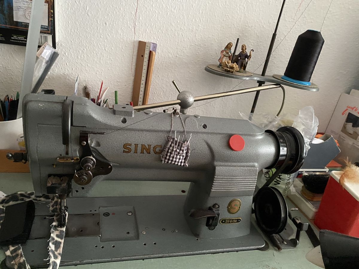Singer Macchine da cucire: Machine à coudre singer – Usato da Genève venduto da fatima.t 5