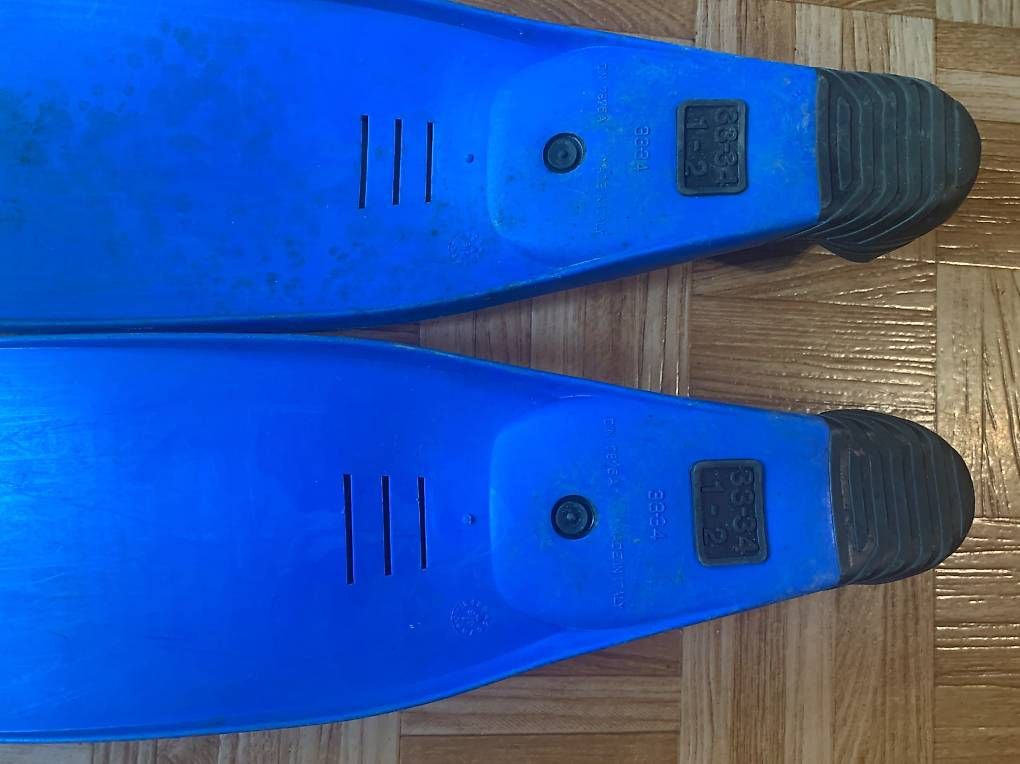 Tavole da surf e di nuoto: Pinne Mares nr. 33-34 – Usato da Gordevio venduto da pazz70 1
