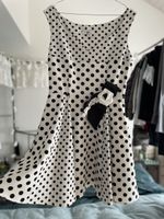 Wunderbar luftiges Sommerkleid schwarz-weiss