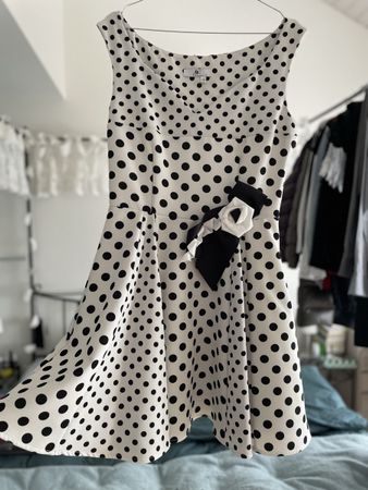 Wunderbar luftiges Sommerkleid schwarz-weiss