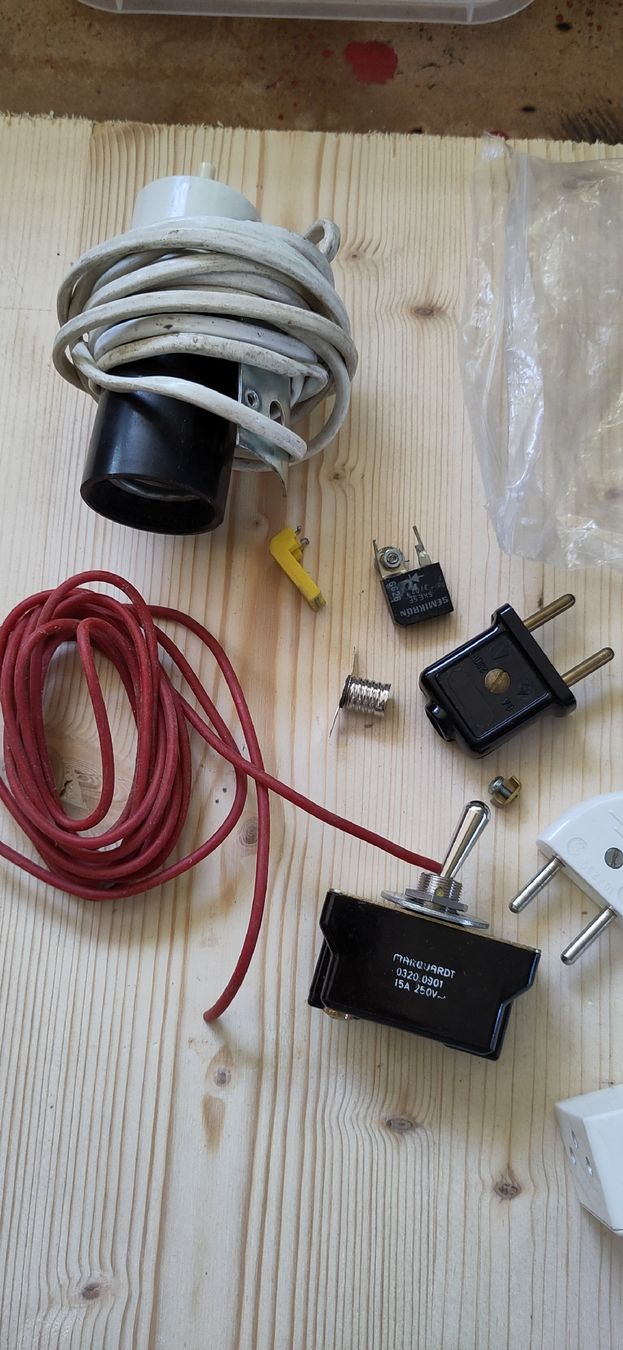 Feller Interrupteurs: Elektromaterial Bastlermaterial – D'occasion à Liebefeld par robi15blue 2
