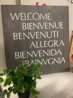 Originelle Holztafel "Welcome" - Mehrsprachig - handmade