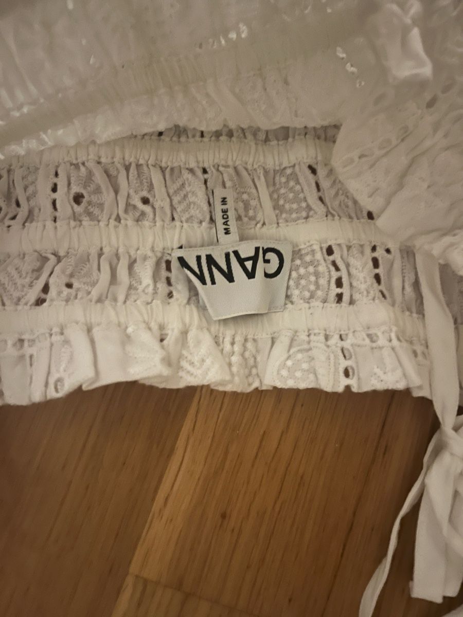 Ganni Top: Top von Ganni – Nuovo (secondo la descrizione) da Ennenda venduto da mir_bx27 1