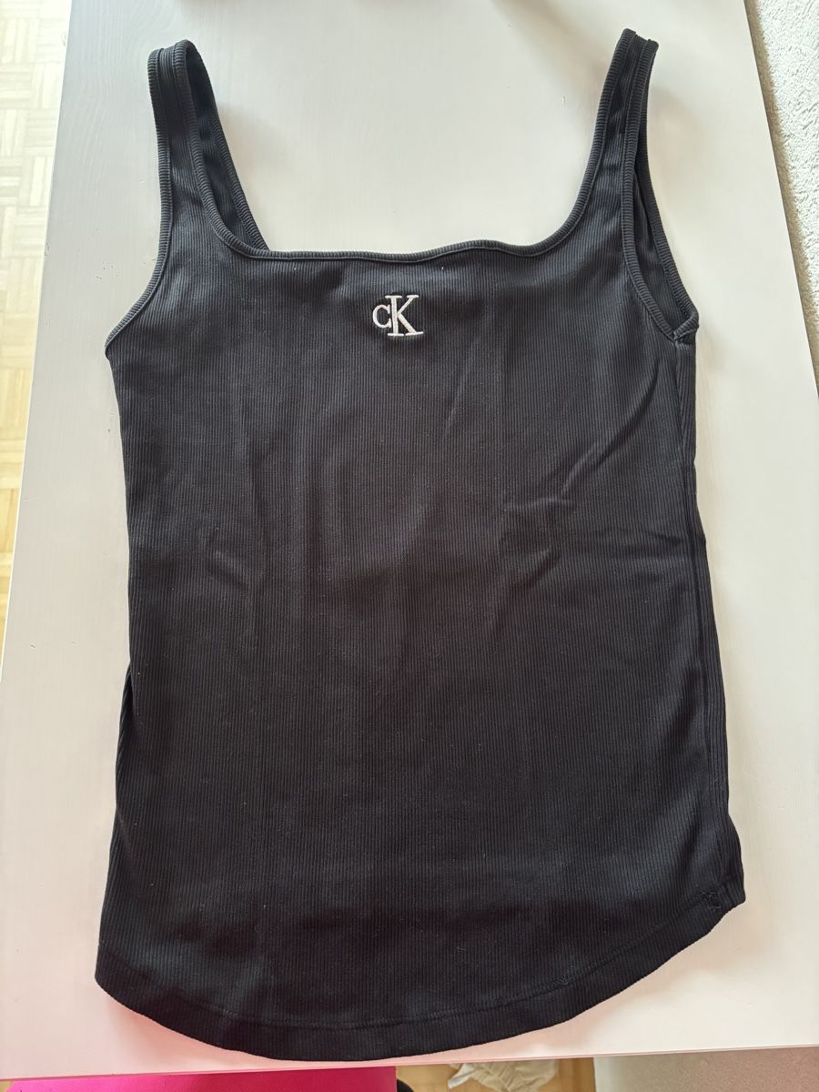 Calvin Klein Top: Calvin Klein Top – Usato da Spiez venduto da maene11