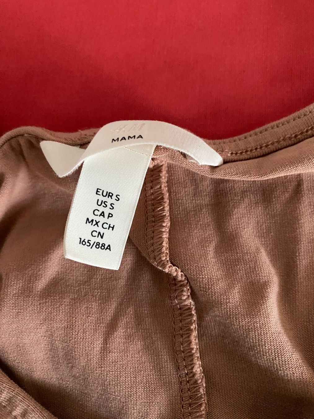 H&M T-shirt: H&M Mama Shirt S rosa – Usato da Balsthal venduto da Uroby 4