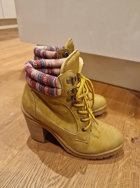 Damenschuhe: Stiefel – Gebraucht aus Haslen AI von jas_5dv9