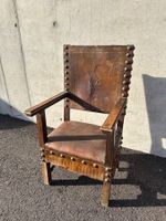 Beeindruckender Thronsessel, Leder & Messing  Toller, antike